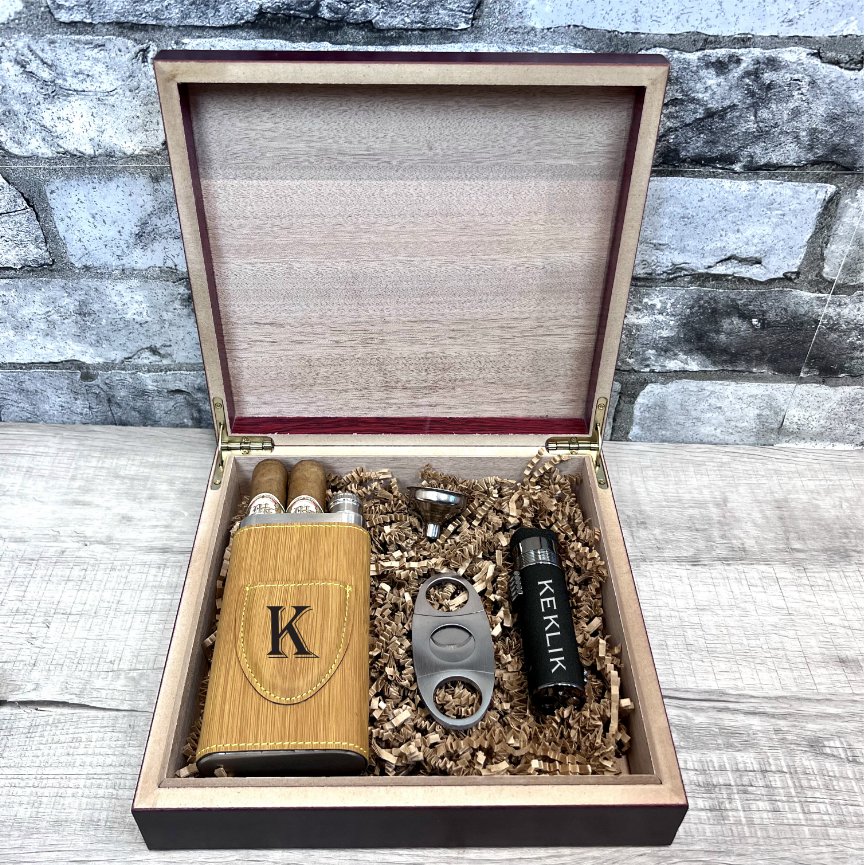 Manly Cigar Gift Set - Groovy Groomsmen Gifts