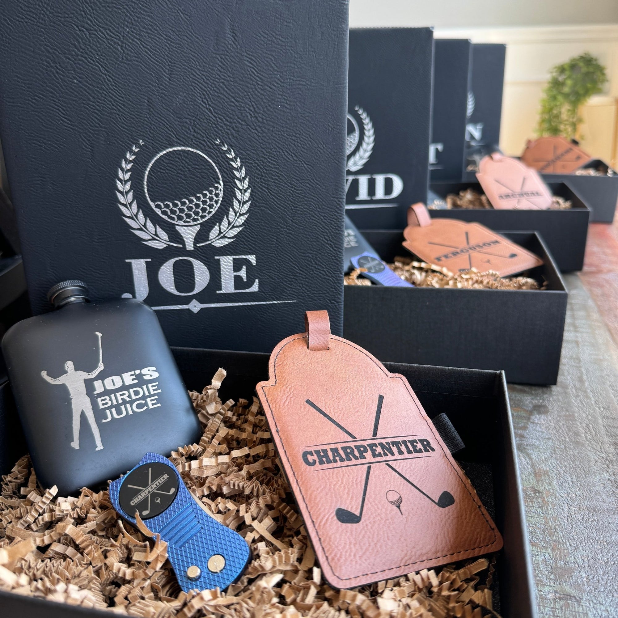 Par - Tee Golf Set - Groovy Groomsmen Gifts