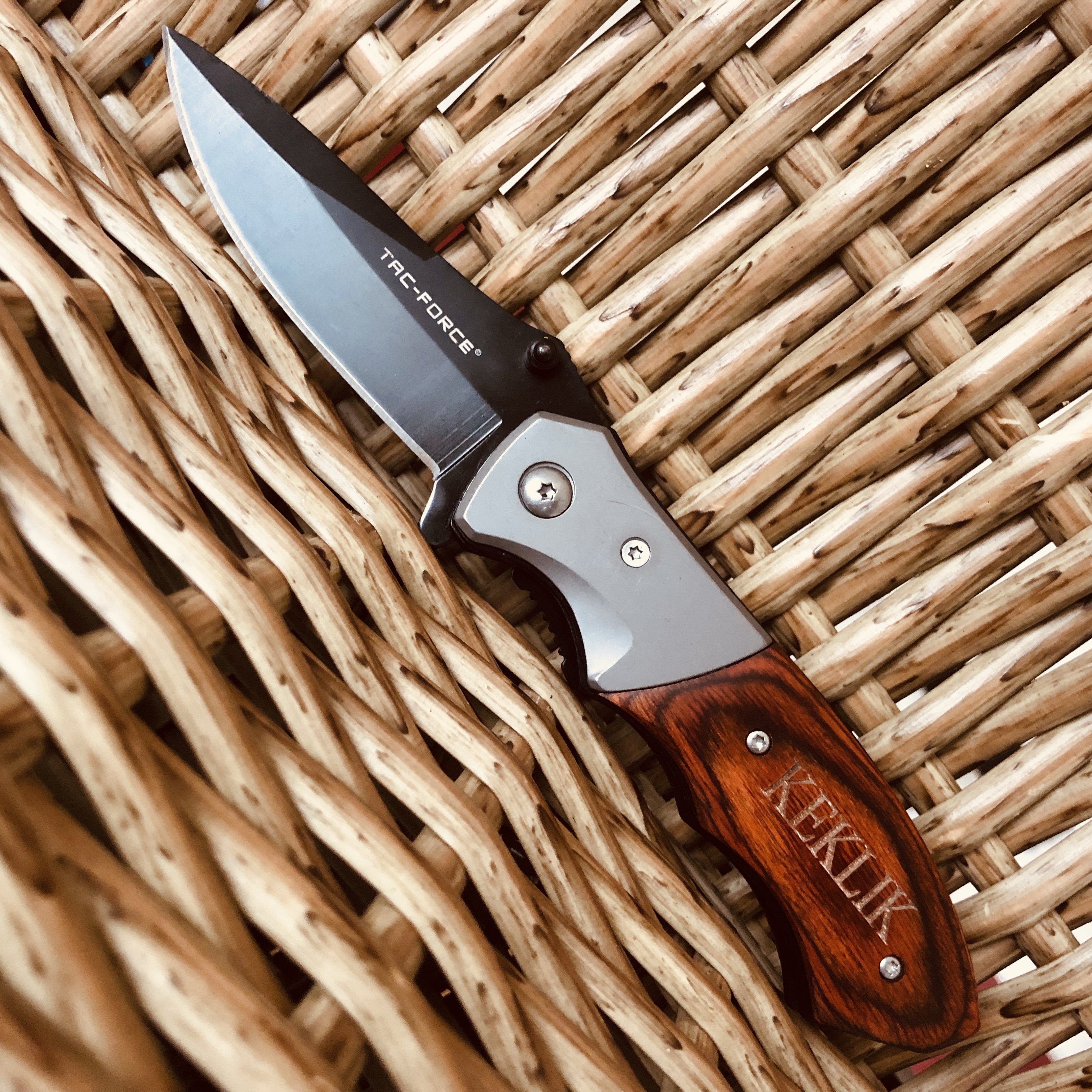 Premium EDC Slim Pocket Knife - Groovy Groomsmen Gifts